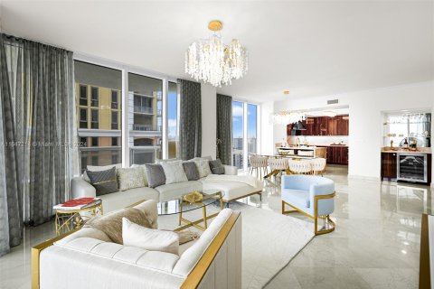 Condominio en venta en Sunny Isles Beach, Florida, 4 dormitorios, 254.18 m2 № 1329934 - foto 7