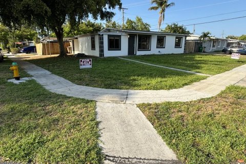 House in Davie, Florida 3 bedrooms, 102.19 sq.m. № 1187670 - photo 21