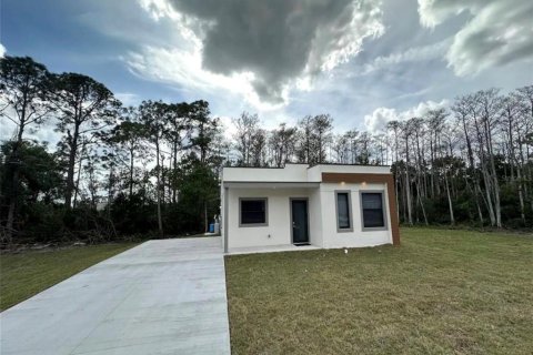 Casa en venta en Lehigh Acres, Florida, 2 dormitorios, 97.55 m2 № 1366887 - foto 1