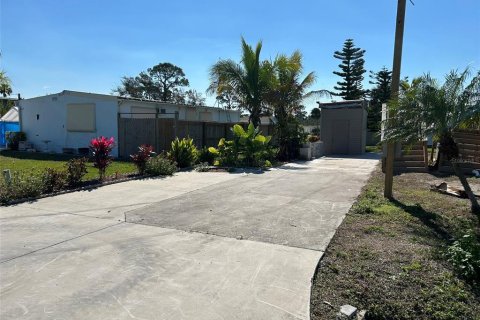 Terreno en venta en Englewood, Florida № 982684 - foto 6