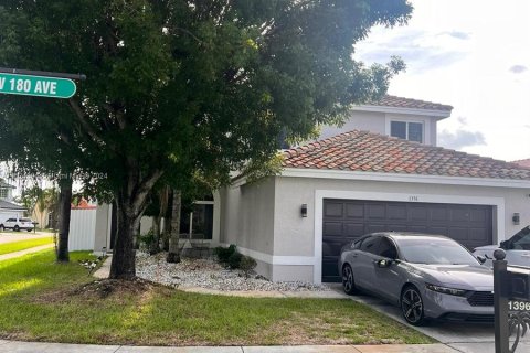 Casa en venta en Pembroke Pines, Florida, 4 dormitorios, 205.59 m2 № 1271072 - foto 1