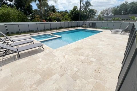 Villa ou maison à vendre à Pembroke Pines, Floride: 4 chambres, 117.06 m2 № 1271103 - photo 3