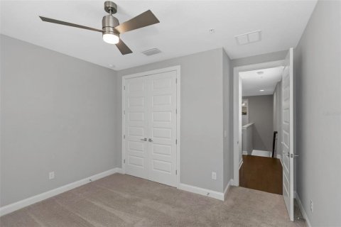 Townhouse in Tampa, Florida 3 bedrooms, 143.26 sq.m. № 1312451 - photo 26