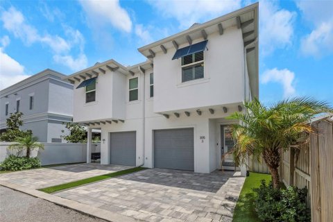 Adosado en venta en Tampa, Florida, 3 dormitorios, 143.26 m2 № 1312451 - foto 1