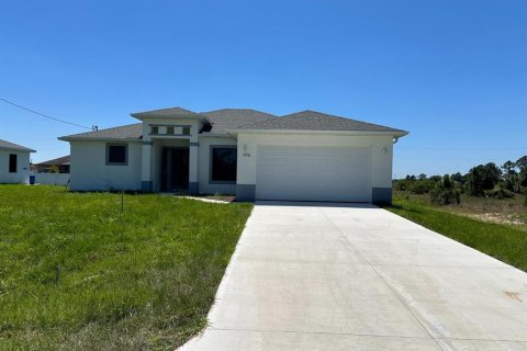 Villa ou maison à vendre à Lehigh Acres, Floride: 3 chambres, 164.81 m2 № 1401749 - photo 2