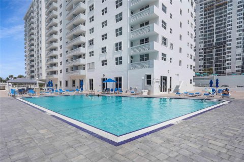 Condominio en venta en Fort Lauderdale, Florida, 1 dormitorio, 78.97 m2 № 1182539 - foto 18