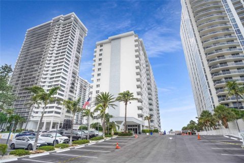 Condo in Fort Lauderdale, Florida, 1 bedroom  № 1182539 - photo 6