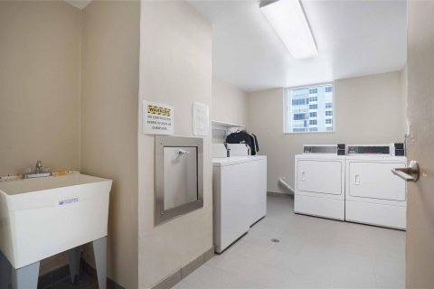 Condominio en venta en Fort Lauderdale, Florida, 1 dormitorio, 78.97 m2 № 1182539 - foto 21