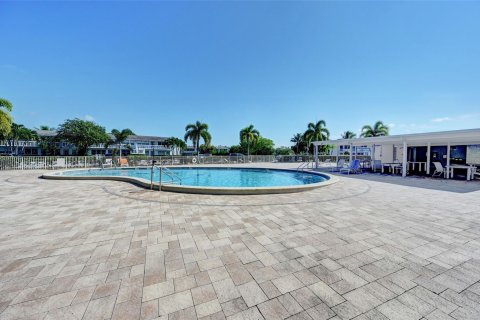 Copropriété à vendre à Deerfield Beach, Floride: 2 chambres, 76.18 m2 № 1103541 - photo 4