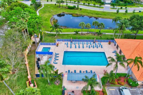 Condominio en venta en Delray Beach, Florida, 2 dormitorios, 148.55 m2 № 1103608 - foto 1