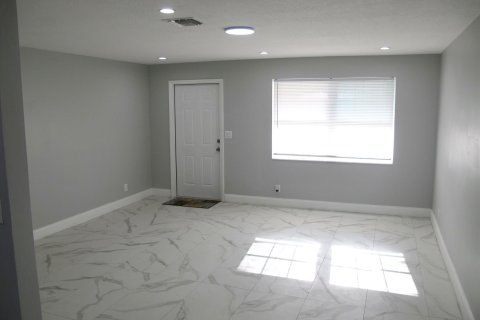 Casa en venta en Pahokee, Florida, 3 dormitorios, 149.11 m2 № 1103543 - foto 3