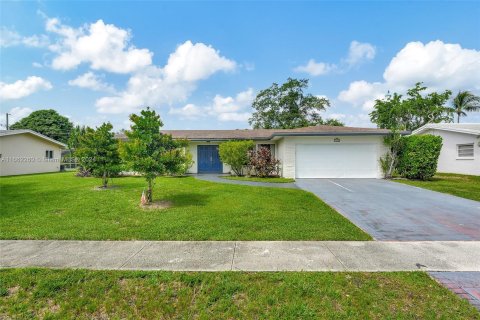 Casa en venta en Plantation, Florida, 4 dormitorios, 176.51 m2 № 1372739 - foto 2