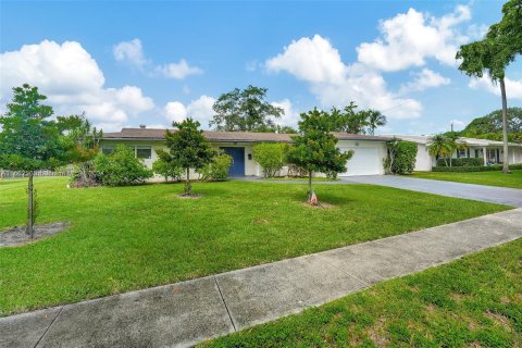 Casa en venta en Plantation, Florida, 4 dormitorios, 176.51 m2 № 1372739 - foto 3