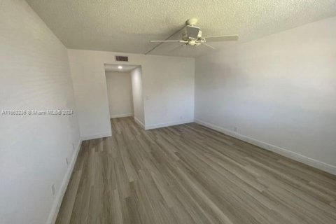 Copropriété à vendre à Weston, Floride: 2 chambres, 113.34 m2 № 1372820 - photo 18