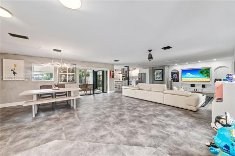 Villa ou maison à vendre à Pompano Beach, Floride: 3 chambres, 244.33 m2 № 1372814 - photo 10