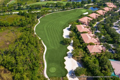 Villa ou maison à vendre à Palm Beach Gardens, Floride: 3 chambres, 354.98 m2 № 1208818 - photo 2