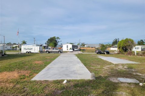 Terreno en venta en Englewood, Florida № 874925 - foto 2