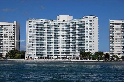 Condominio en venta en Miami Beach, Florida, 2 dormitorios № 983565 - foto 1