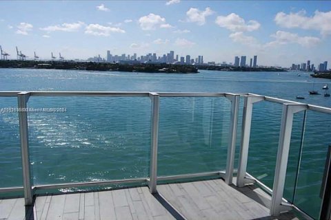 Condominio en venta en Miami Beach, Florida, 2 dormitorios № 983565 - foto 8