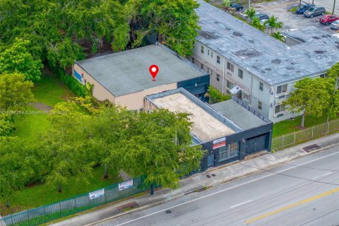 Commercial property in Miami, Florida № 1427957 - photo 12