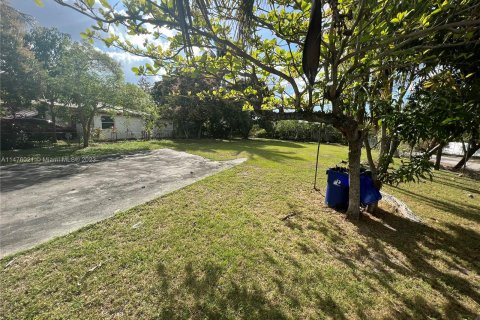 Terreno en venta en Fort Lauderdale, Florida № 802462 - foto 1