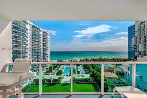 Condominio en alquiler en Miami Beach, Florida, 2 dormitorios, 83.61 m2 № 3594 - foto 30