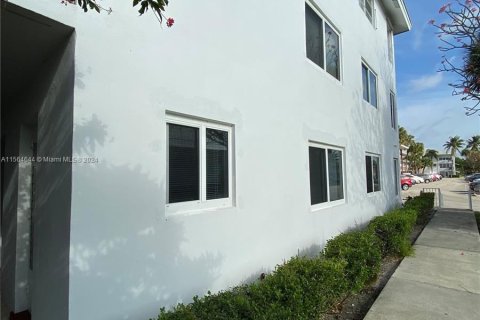 Condominio en venta en Lighthouse Point, Florida, 2 dormitorios, 85.47 m2 № 1101708 - foto 29