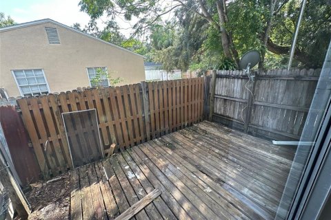 Townhouse in Tampa, Florida 2 bedrooms, 88.26 sq.m. № 1373743 - photo 13