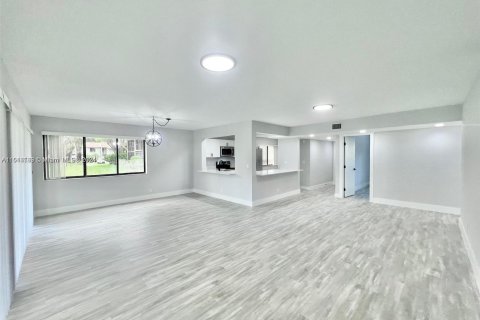 Condominio en venta en Boynton Beach, Florida, 3 dormitorios, 132.48 m2 № 1235407 - foto 9