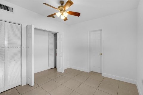 Villa ou maison à vendre à Miami, Floride: 4 chambres, 136.57 m2 № 1367169 - photo 17