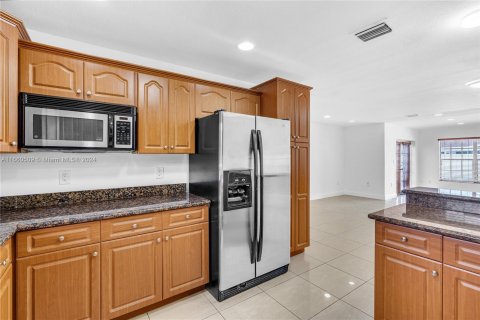 Casa en venta en Miami, Florida, 4 dormitorios, 136.57 m2 № 1367169 - foto 11