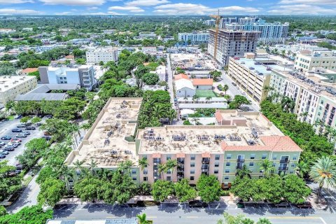 Condo in Hollywood, Florida, 2 bedrooms  № 1372449 - photo 9