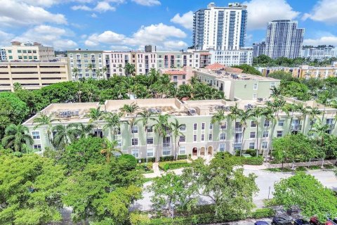 Condo in Hollywood, Florida, 2 bedrooms  № 1372449 - photo 2