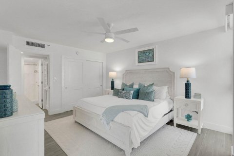 Condo in Juno Beach, Florida, 2 bedrooms  № 848136 - photo 25