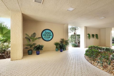 Condo in Juno Beach, Florida, 2 bedrooms  № 848136 - photo 9
