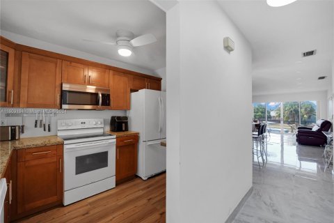 Condo in Fort Lauderdale, Florida, 2 bedrooms  № 1226427 - photo 19