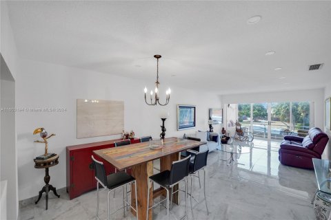 Condo in Fort Lauderdale, Florida, 2 bedrooms  № 1226427 - photo 5