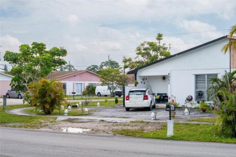 Villa ou maison à vendre à West Palm Beach, Floride: 2 chambres, 119.29 m2 № 1224699 - photo 3