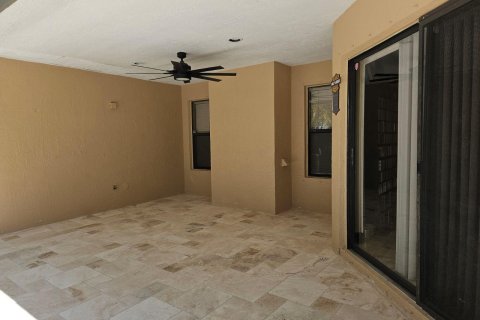 House in Deerfield Beach, Florida 3 bedrooms, 192.77 sq.m. № 1224701 - photo 2