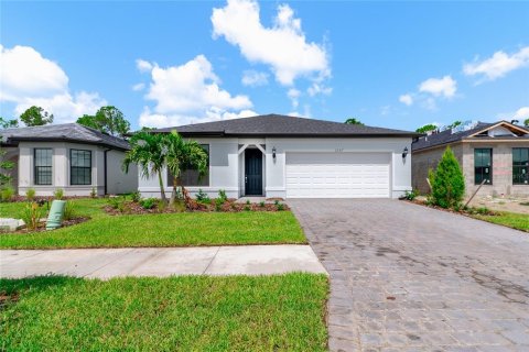 Villa ou maison à vendre à North Port, Floride: 4 chambres, 171.87 m2 № 1376543 - photo 1