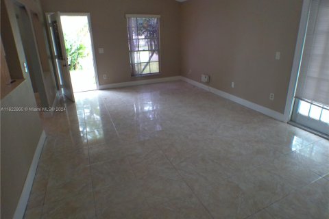 Villa ou maison à vendre à Pembroke Pines, Floride: 3 chambres, 102.47 m2 № 1269807 - photo 25