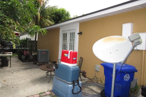 Casa en venta en Pembroke Pines, Florida, 3 dormitorios, 102.47 m2 № 1269807 - foto 8