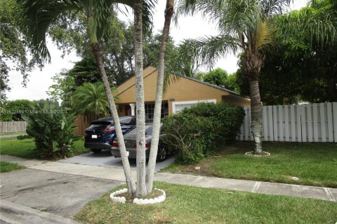 Casa en venta en Pembroke Pines, Florida, 3 dormitorios, 102.47 m2 № 1269807 - foto 9