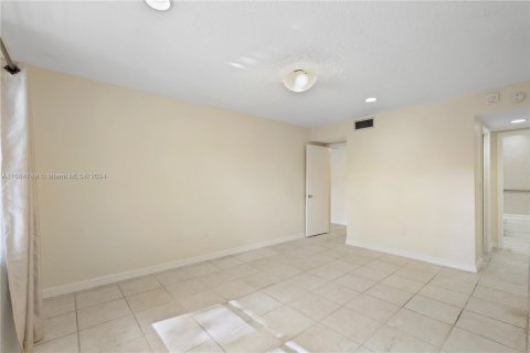 Condominio en venta en Coral Gables, Florida, 1 dormitorio, 83.24 m2 № 1423063 - foto 4