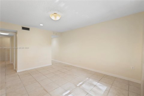 Condominio en venta en Coral Gables, Florida, 1 dormitorio, 83.24 m2 № 1423063 - foto 3