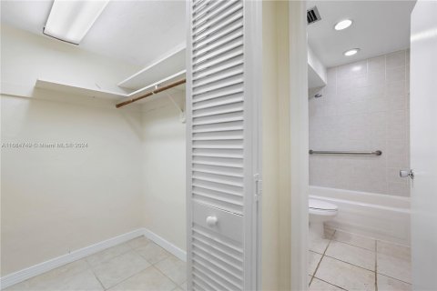 Condominio en venta en Coral Gables, Florida, 1 dormitorio, 83.24 m2 № 1423063 - foto 7