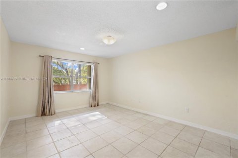 Condominio en venta en Coral Gables, Florida, 1 dormitorio, 83.24 m2 № 1423063 - foto 5