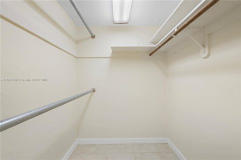 Condominio en venta en Coral Gables, Florida, 1 dormitorio, 83.24 m2 № 1423063 - foto 6