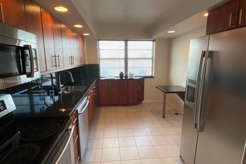 Condo in Aventura, Florida, 2 bedrooms  № 1423109 - photo 8