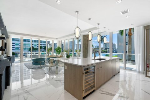 Condominio en venta en Fort Lauderdale, Florida, 3 dormitorios, 174.47 m2 № 1151394 - foto 25